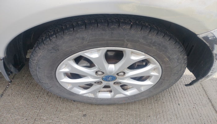 2014 Ford Figo TITANIUM 1.4 DIESEL, Diesel, Manual, 1,12,351 km, tyre