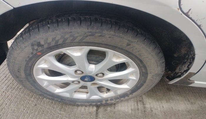 2014 Ford Figo TITANIUM 1.4 DIESEL, Diesel, Manual, 1,12,351 km, tyre