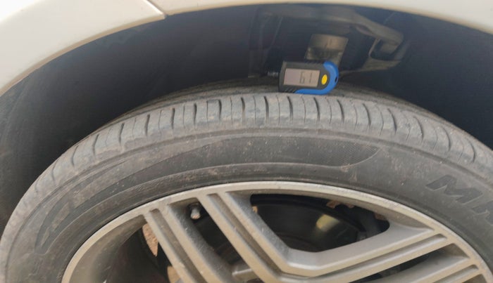 2014 Mercedes Benz Ml Class 350 CDI, Diesel, Automatic, 1,05,000 km, tyre