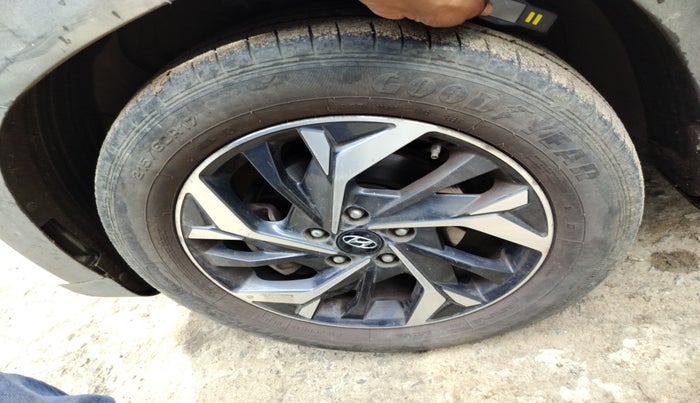 2020 Hyundai Creta SX (O) AT 1.5 DIESEL, Diesel, Automatic, 1,01,908 km, tyre