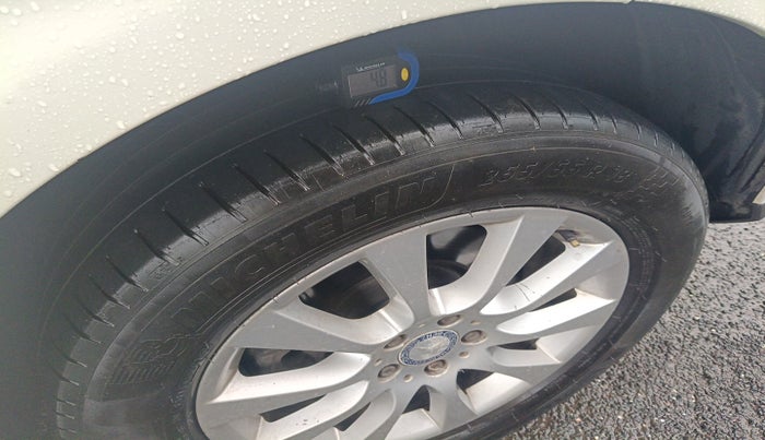 2012 Mercedes Benz Ml Class 250 CDI, Diesel, Automatic, 2,85,886 km, tyre