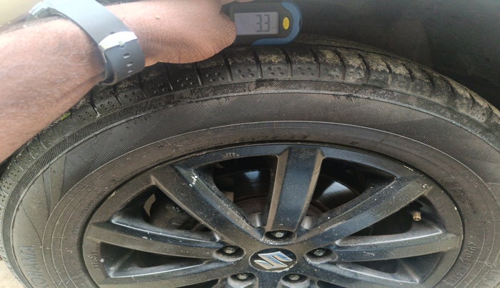 2010 Maruti SX4 ZXI, Petrol, Manual, 1,07,599 km, tyre