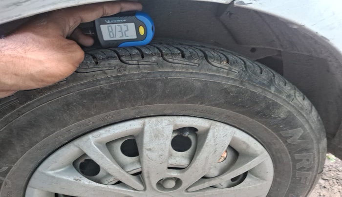 2014 Hyundai i10 MAGNA 1.1, Petrol, Manual, 1,13,940 km, tyre