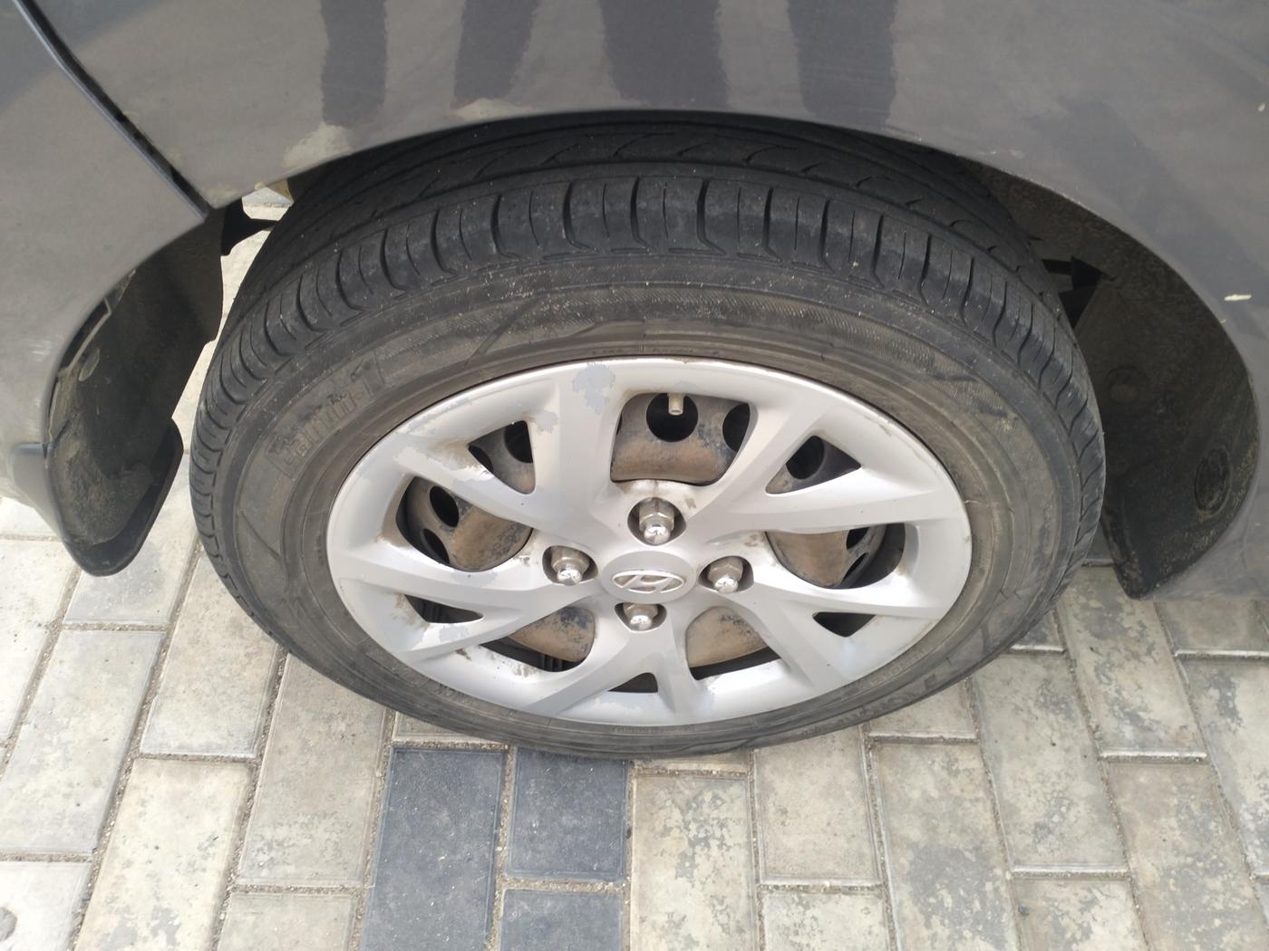 2018 Hyundai Grand i10 SPORTZ 1.2 KAPPA VTVT, Petrol, Manual, 1,49,900 km, tyre