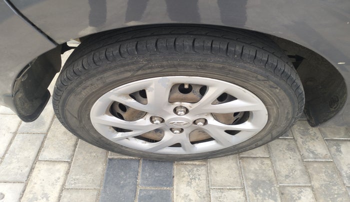 2018 Hyundai Grand i10 SPORTZ 1.2 KAPPA VTVT, Petrol, Manual, 1,49,743 km, tyre