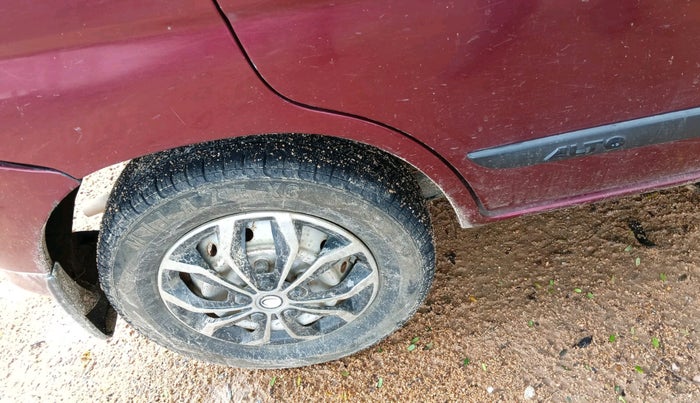 2010 Maruti Alto LXI, Petrol, Manual, 1,06,993 km, tyre