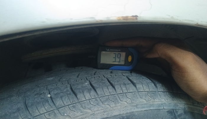2010 Maruti Swift Dzire VXI 1.3, Petrol, Manual, 1,75,059 km, tyre