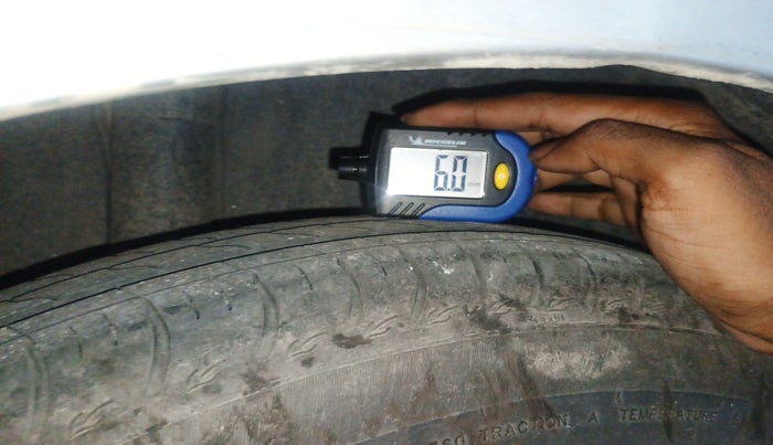 2010 Maruti Swift Dzire VXI 1.3, Petrol, Manual, 1,75,059 km, tyre