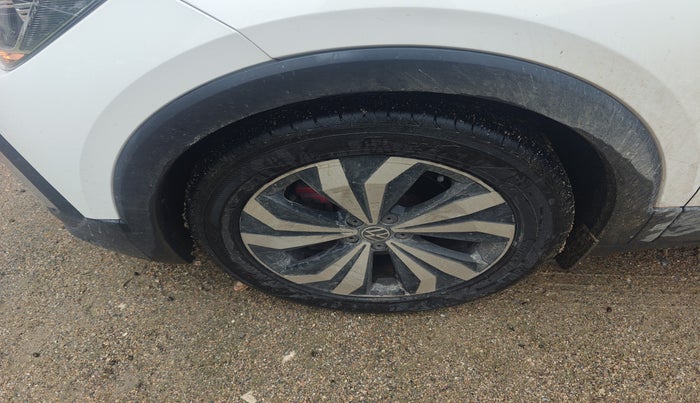 2022 Volkswagen TAIGUN GT PLUS 1.5 TSI DSG, Petrol, Automatic, 1,39,163 km, tyre