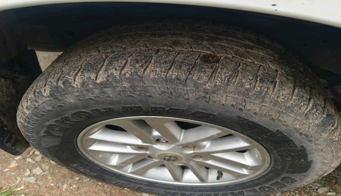 2013 Toyota Fortuner 3.0 4X2 MT, Diesel, Manual, 2,22,949 km, tyre