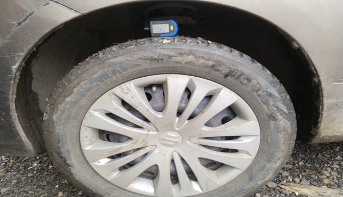 2014 Maruti Ertiga VXI CNG, Petrol, Manual, 1,54,899 km, tyre