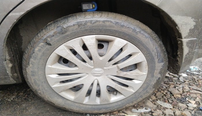 2014 Maruti Ertiga VXI CNG, Petrol, Manual, 1,54,899 km, tyre