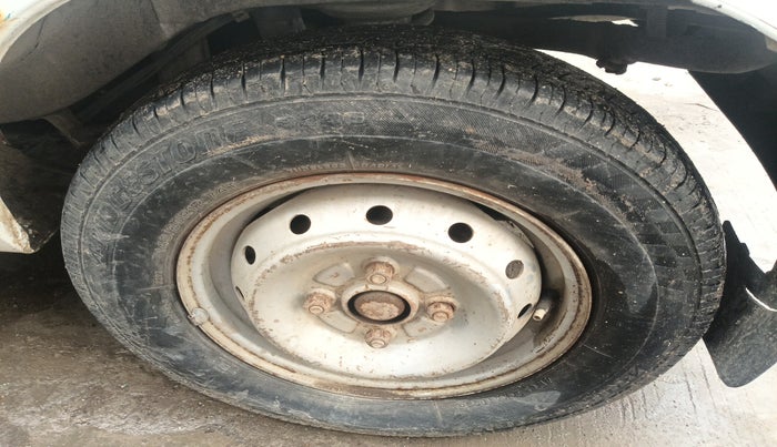 2010 Maruti Alto LX, Petrol, Manual, 1,09,707 km, tyre