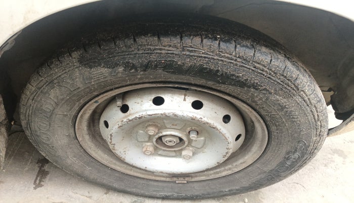 2010 Maruti Alto LX, Petrol, Manual, 1,09,707 km, tyre