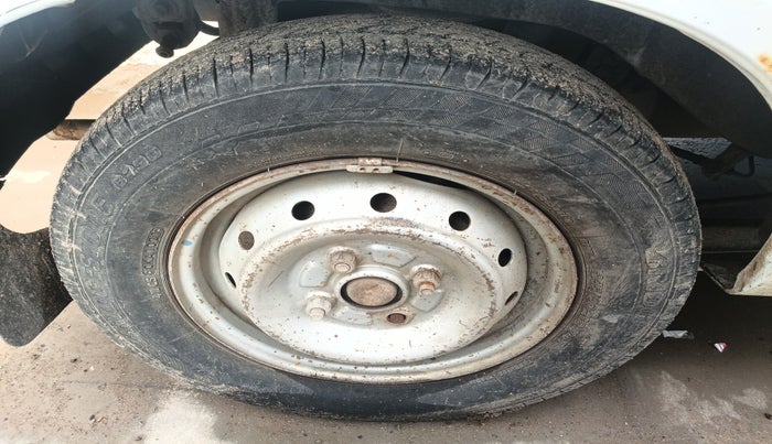 2010 Maruti Alto LX, Petrol, Manual, 1,09,707 km, tyre