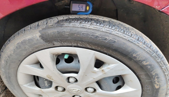 2014 Hyundai Grand i10 SPORTZ AT 1.2 KAPPA VTVT, Petrol, Automatic, 1,09,931 km, tyre