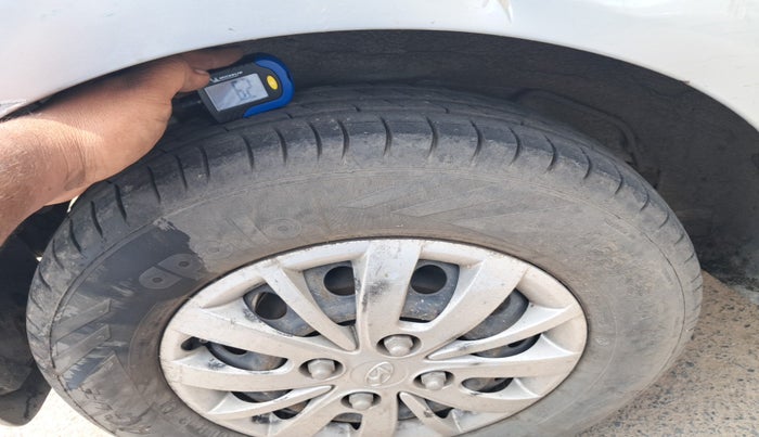 2013 Hyundai i10 MAGNA 1.2, Petrol, Manual, 83,358 km, tyre