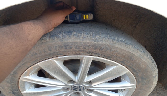 2016 Volkswagen Vento HIGHLINE 1.5 AT, Diesel, Automatic, 1,91,101 km, tyre