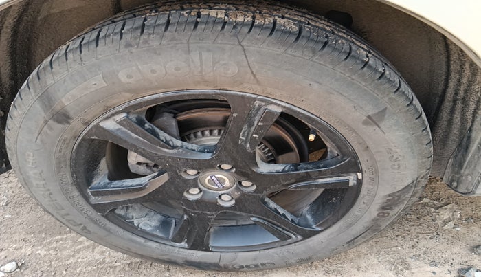 2013 Volvo XC 60 D5 SUMMUM, Diesel, Automatic, 1,32,006 km, tyre