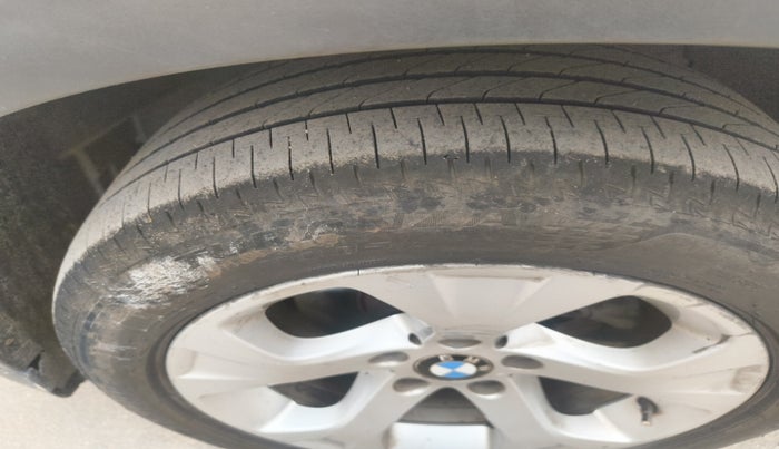 2011 BMW 3 Series 320d, Diesel, Automatic, 1,53,804 km, tyre