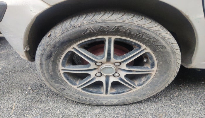 2006 Hyundai Santro Xing XO, Petrol, Manual, 77,795 km, tyre