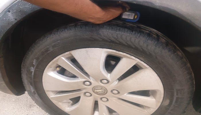 2015 Maruti S Cross ZETA 1.3, Diesel, Manual, 97,687 km, tyre