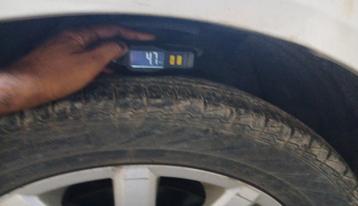 2010 Maruti SX4 ZXI, Petrol, Manual, 82,203 km, tyre