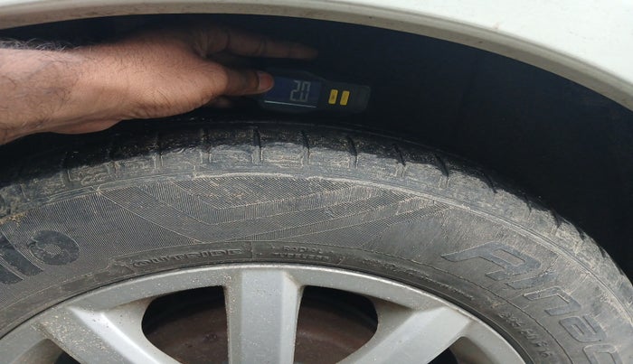2010 Maruti SX4 ZXI, Petrol, Manual, 82,203 km, tyre