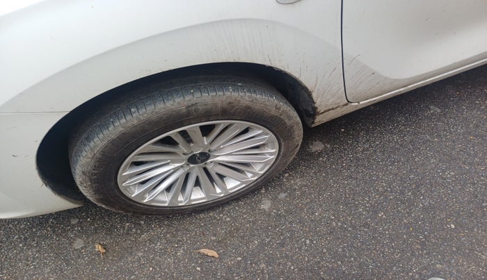 2023 Maruti Baleno SIGMA PETROL 1.2, Petrol, Manual, 13,578 km, tyre
