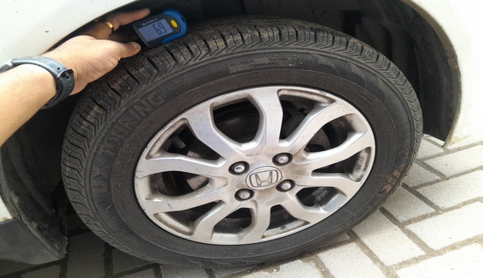 2015 Honda Amaze 1.2L I-VTEC VX AT, Petrol, Automatic, 1,49,191 km, tyre