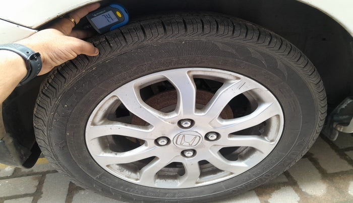 2015 Honda Amaze 1.2L I-VTEC VX AT, Petrol, Automatic, 1,49,191 km, tyre