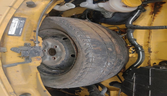 2011 Tata Nano LX, Petrol, Manual, 40,421 km, tyre