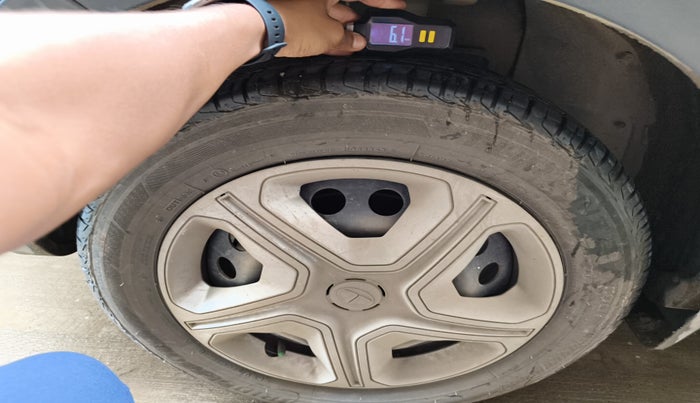 2019 Tata NEXON XT PLUS PETROL, Petrol, Manual, 97,589 km, tyre