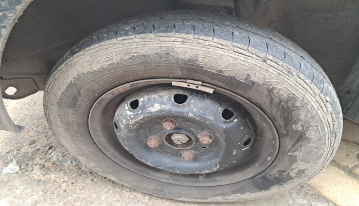 2012 Maruti Alto LX, Petrol, Manual, 1,39,003 km, tyre