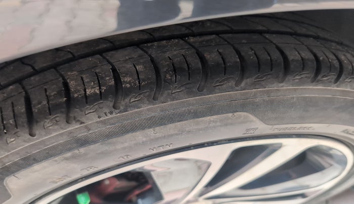 2021 Tata ALTROZ XZ PETROL, Petrol, Manual, 33,389 km, tyre