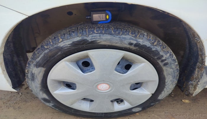 2013 Maruti Wagon R 1.0 VXI, Petrol, Manual, 92,653 km, tyre