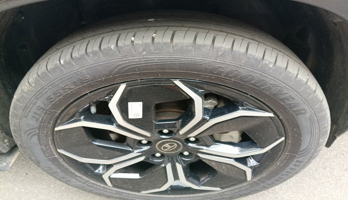 2024 Tata Curvv Accomplished S 1.2 Petrol 7DCA, Petrol, Automatic, 11,117 km, tyre