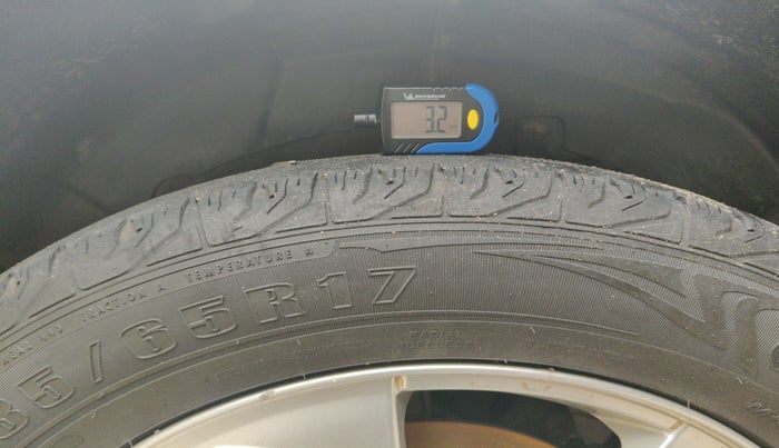 2013 Mahindra XUV500 W8, Diesel, Manual, 83,274 km, tyre