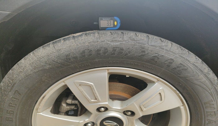 2013 Mahindra XUV500 W8, Diesel, Manual, 83,274 km, tyre