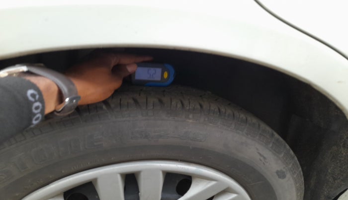 2015 Maruti Swift Dzire VXI, Petrol, Manual, 75,404 km, tyre