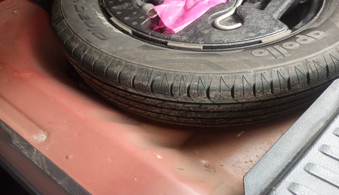 2021 Maruti Vitara Brezza ZXI PLUS DUAL TONE, Petrol, Manual, 64,556 km, tyre