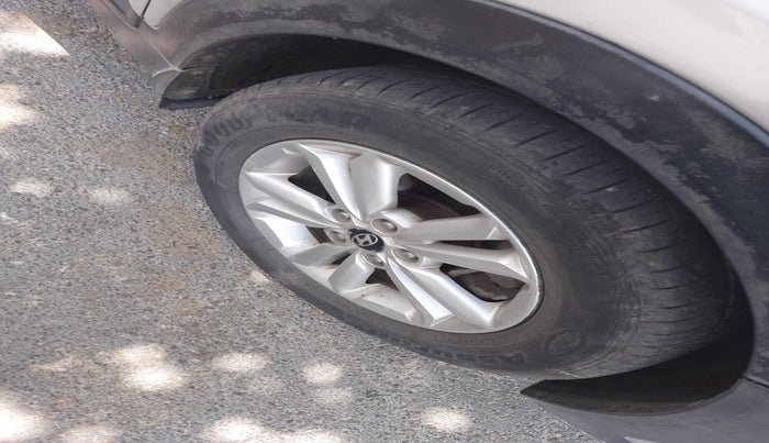 2015 Hyundai Creta SX PLUS 1.6 PETROL, Petrol, Manual, 1,64,174 km, tyre