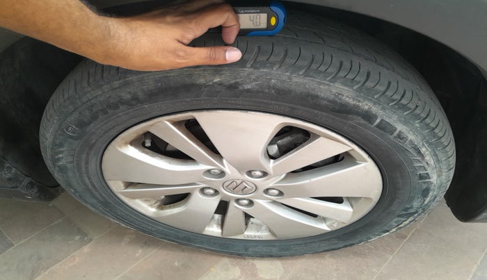 2015 Maruti S Cross ZETA 1.6, Diesel, Manual, 1,56,917 km, tyre