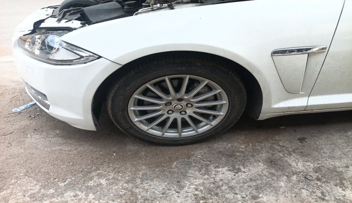 2013 Jaguar XF 2.2 DIESEL, Diesel, Automatic, 72,606 km, tyre