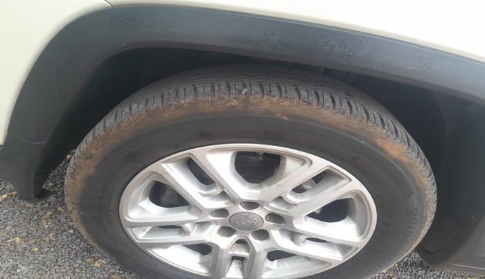 2018 Jeep Compass LIMITED 2.0 DIESEL, Diesel, Manual, 1,24,771 km, tyre