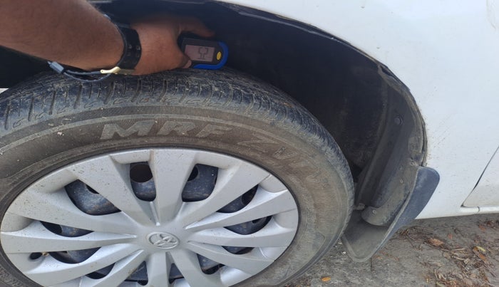 2011 Toyota Etios G, Petrol, Manual, 75,221 km, tyre