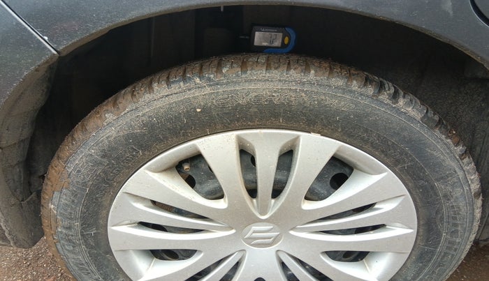 2015 Maruti Ertiga VXI CNG, Petrol, Manual, 32,271 km, tyre