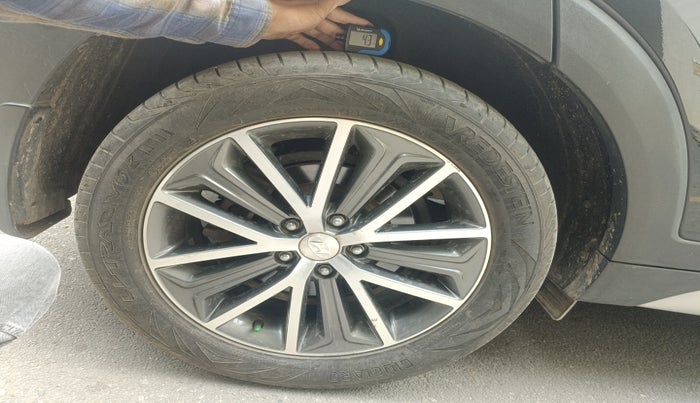 2018 Hyundai Tucson GLS 2WD AT PETROL, Petrol, Automatic, 93,645 km, tyre