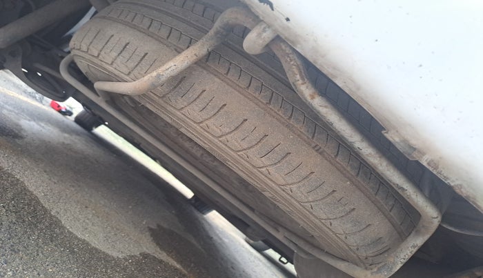 2013 Maruti Ertiga VXI, Petrol, Manual, 1,34,942 km, tyre