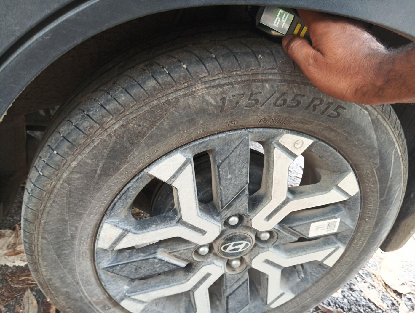2024 Hyundai EXTER SX(O) CONNECT 1.2 AMT, Petrol, Automatic, 15,530 km, tyre